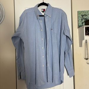 Tommy Hilfiger Light Blue Collared Button Down Long Sleeve 100% Cotton Large